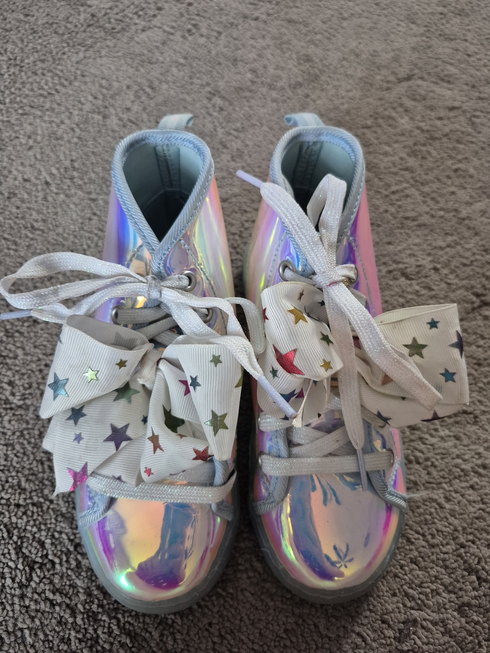 Girls' Iridescent High-Top Shoes with Star Bow - White Accents